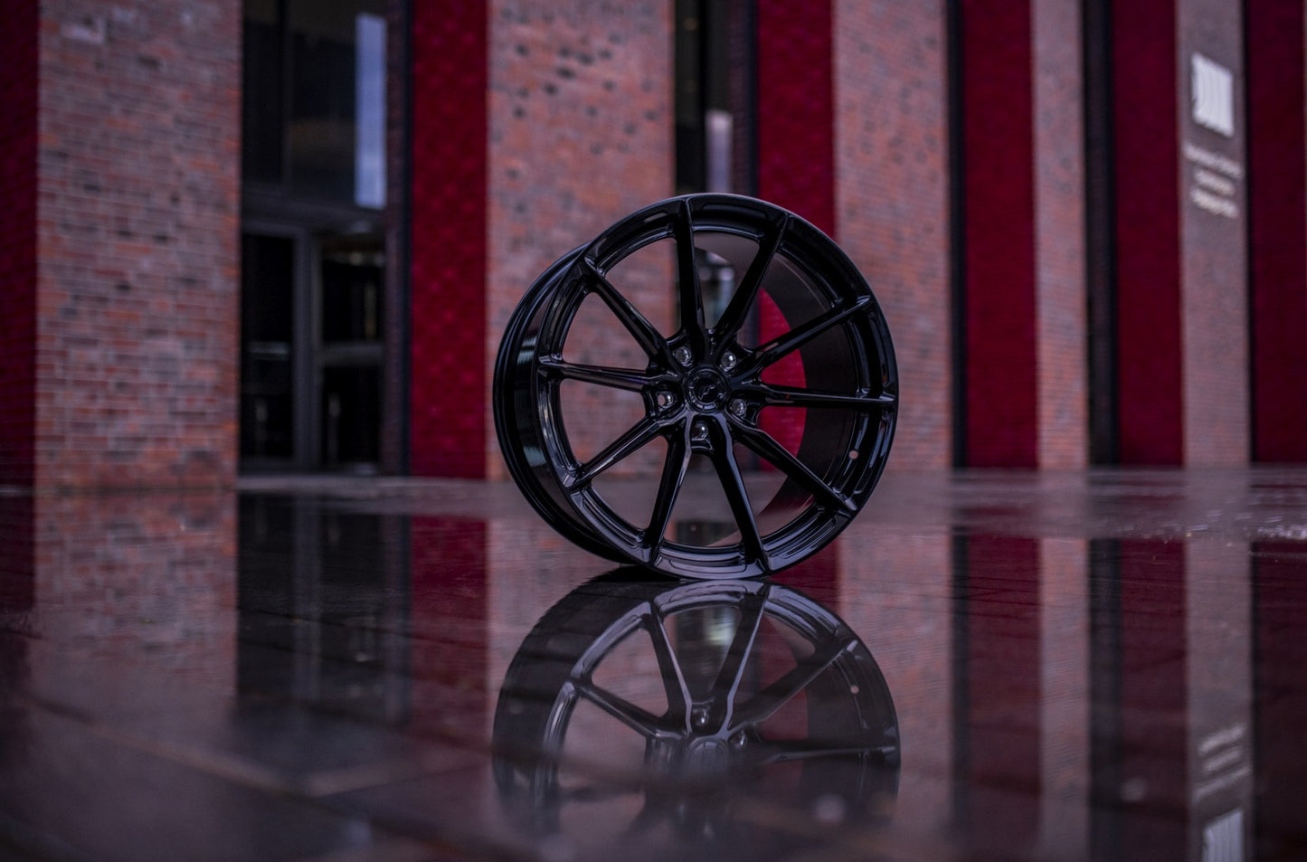 Japan Racing | JR37 | Glossy Black